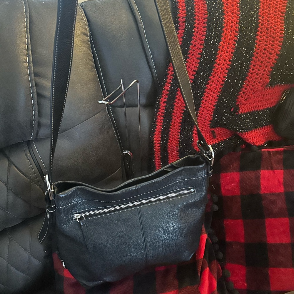 Coach Black Pebble Leather Hobo Bag 2011 EUC Roomy and perfect for any occasion
